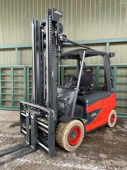 Elektromos 4 kerekű 2022  Linde E45H 600 388 (1)