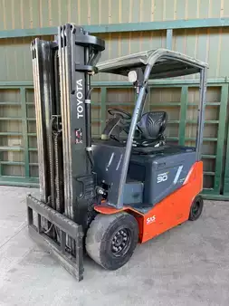 Elektrisk- 4 hjul 2015  Toyota 8FBMKT30 (1)