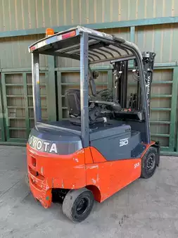 Elektrisk- 4 hjul 2015  Toyota 8FBMKT30 (2)