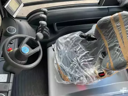 Electric - 4 wheels 2024  Still RX 60-25 (4)