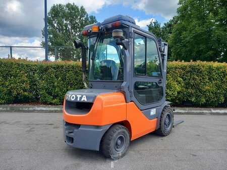 Diesel heftrucks 2016  Toyota 52-8FDF30, INT. NO.: D01286 (3)