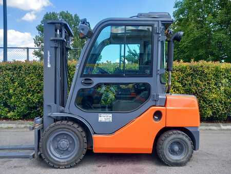Diesel heftrucks 2016  Toyota 52-8FDF30, INT. NO.: D01286 (1)