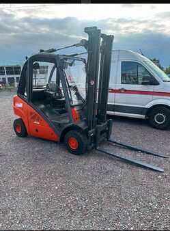 Chariots élévateurs diesel 2012  Linde H25D (2)