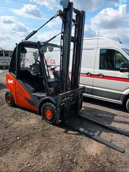 Chariots élévateurs diesel 2013  Linde H25D-02 (4)