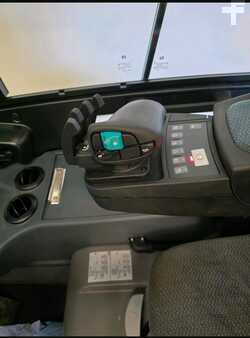 Carrelli elettrici 4 ruote 2020  Jungheinrich EFG 320 (5)