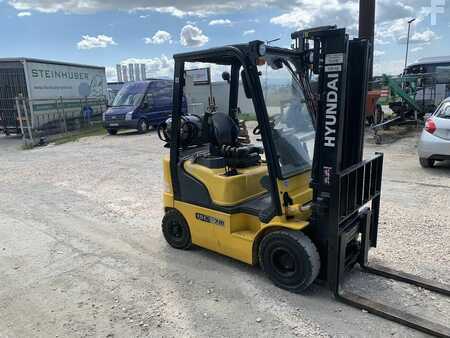 Gasoltruck 2012  Hyundai 15L-7M (2)