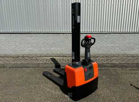 Stacker pedestre 2019  BT HWE 100 (1)