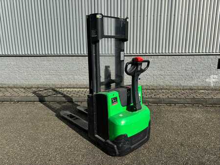 Stacker pedestre 2011  BT SWE 120 (1)