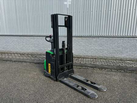 Stacker pedestre 2011  BT SWE 120 (2)