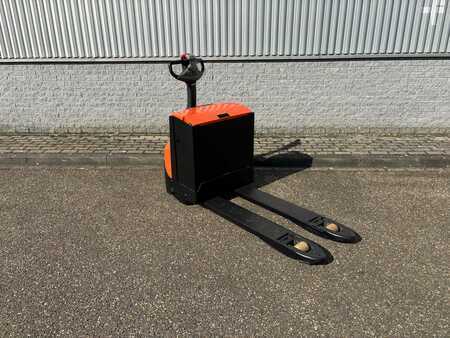 Porta-paletes elétrico 2018  Toyota LWE200 (2)