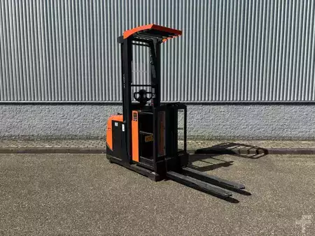 Függőleges komissiózó 2019  Toyota OME100N (1)