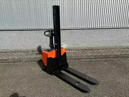 Wózek wysokiego podnoszenia 2014  BT HWE 100 (2)
