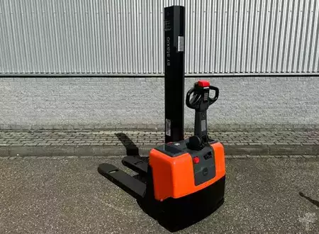 Wózek wysokiego podnoszenia 2018  BT HWE 100 (1)