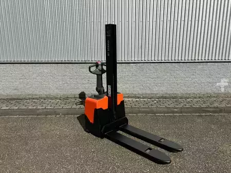 Wózek wysokiego podnoszenia 2018  BT HWE 100 (2)