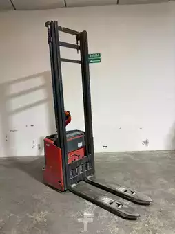 Apilador eléctrico 2009  Linde L 12 I (2)