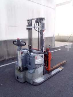Pallet Stackers 2015  OMG 715 BLK (1)