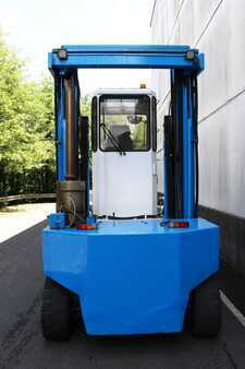 Compact Forklifts - Semax 9000D (4)