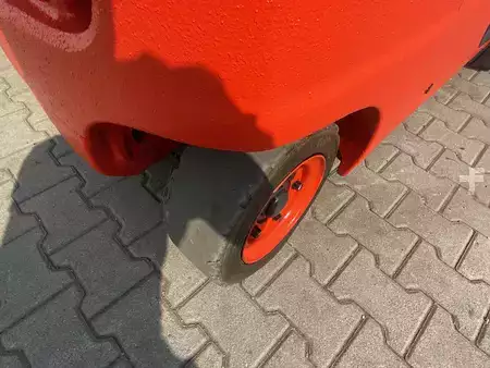 Elektro 4 Rad 2016  Linde E20PL-02 + Ladegerät 3516 --EK (11)