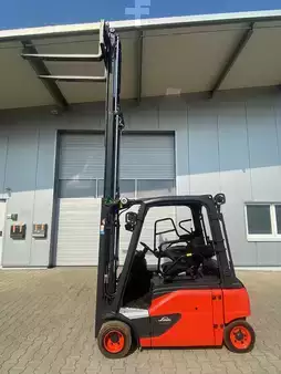 Elektro 4 Rad 2016  Linde E20PL-02 + Ladegerät 3516 --EK (3)