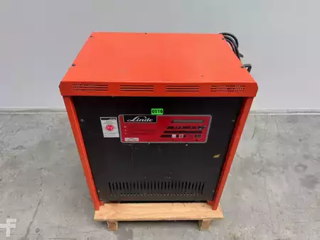 Elektro 4 Rad 2016  Linde E20PL-02 + Ladegerät 3516 --EK (2)