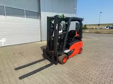 Elektro 4 Rad 2016  Linde E20PL-02 + Ladegerät 3516 --EK (4)