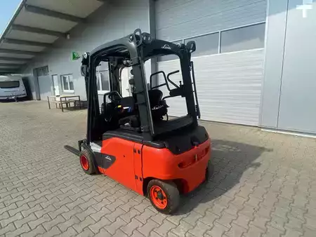 Elektro 4 Rad 2016  Linde E20PL-02 + Ladegerät 3516 --EK (5)