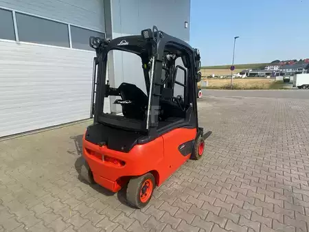 Elektro 4 Rad 2016  Linde E20PL-02 + Ladegerät 3516 --EK (6)