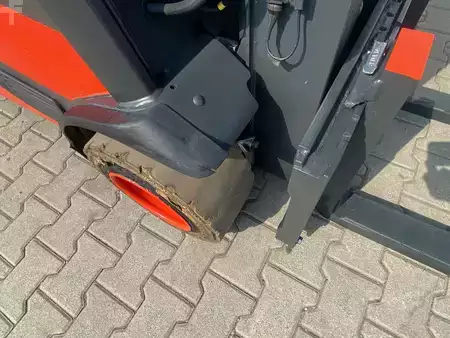 Elektro 4 Rad 2016  Linde E20PL-02 + Ladegerät 3516 --EK (8)
