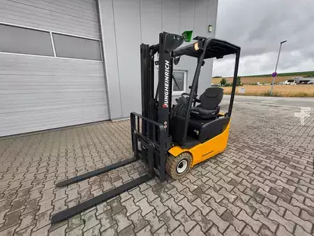 Carrelli elettrici 3 ruote 2015  Jungheinrich EFG113--EK (3)
