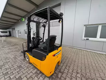 Carrelli elettrici 3 ruote 2015  Jungheinrich EFG113--EK (4)