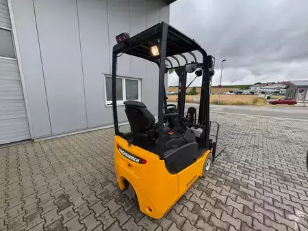 Carrelli elettrici 3 ruote 2015  Jungheinrich EFG113--EK (5)