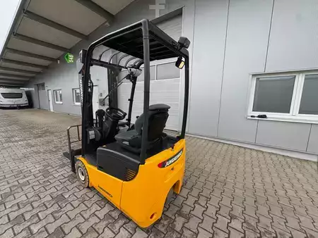 Elektryczne 3-kołowe 2015  Jungheinrich EFG113 + Ladegerät 3698 (ist hinter 3699) --EK (4)