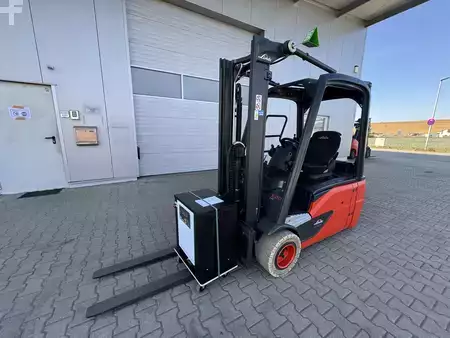 Elektro 3 Rad 2020  Linde E20L + Ladegerät NEU 48120--EK (1)