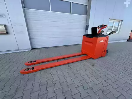 Niederhubwagen 2016  Linde T20AP--EK (2)