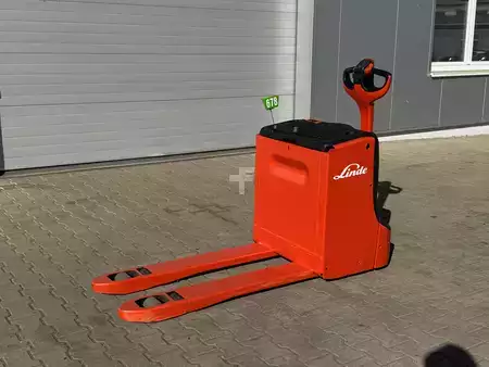 Niederhubwagen 2011  Linde T18--EK (1)