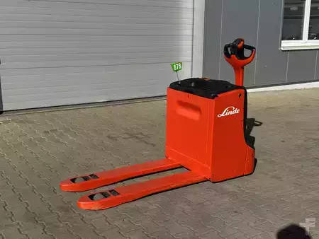 Niederhubwagen 2011  Linde T18--EK (3)