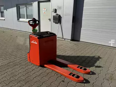 Niederhubwagen 2011  Linde T18--EK (6)