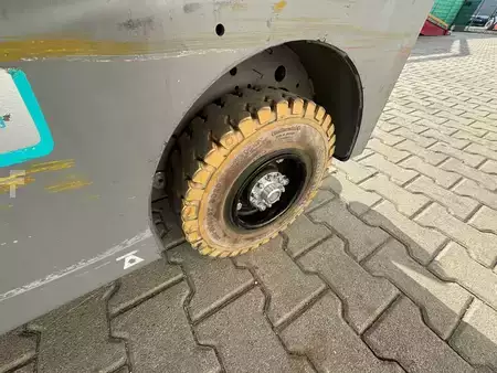 Tahač 2023  Jungheinrich EZS 570--EK (11)