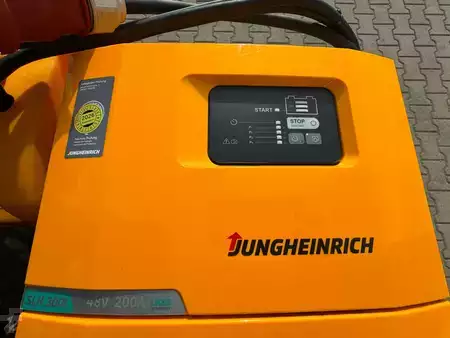 Tahač 2023  Jungheinrich EZS 570--EK (16)