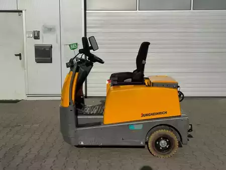 Tahač 2023  Jungheinrich EZS 570--EK (4)