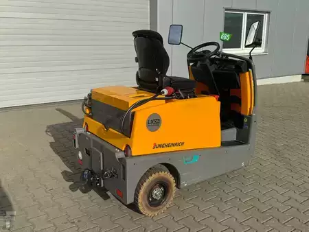 Tahač 2023  Jungheinrich EZS 570--EK (5)