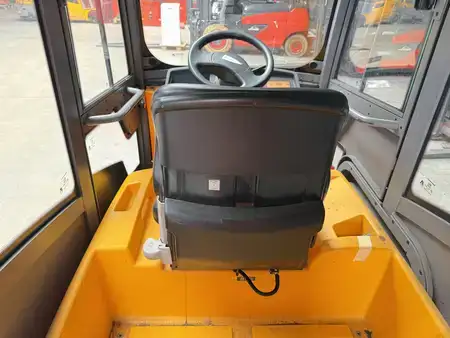 Tahač 2022  Jungheinrich EZS 570--EK (9)