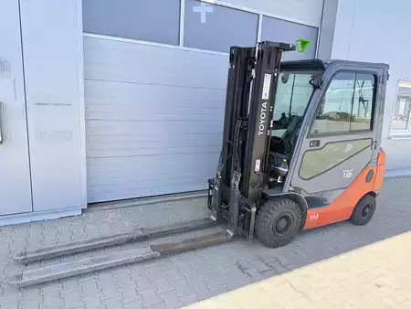 Wózki gazowe 2018  Toyota 06-8FG18F--EK (2)