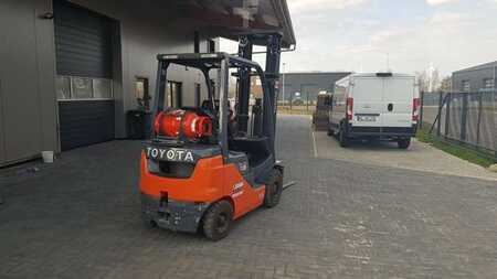 Treibgasstapler 2022  Toyota 02-8FGF18 (4)