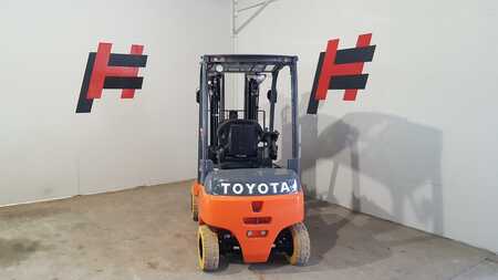 Chariot 4 roues électrique 2024  Toyota 8FBMK20T (3)