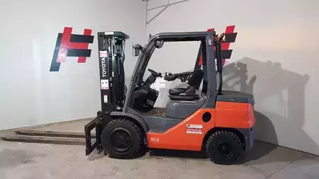 Dieselstapler 2025  Toyota 52-8FDF30 (1)