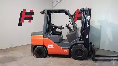 Dieselstapler 2025  Toyota 52-8FDF30 (2)