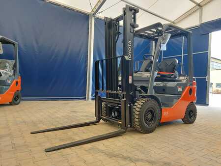 LPG Forklifts 2023  Toyota 8FGF15 (1) 