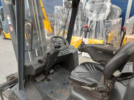 Diesel Forklifts 2014  Linde H35D-02 (6)