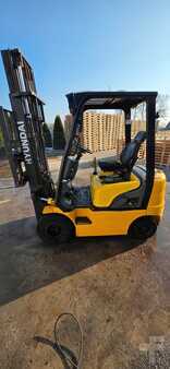 Diesel Forklifts 2014  Hyundai 15D-7E (1)